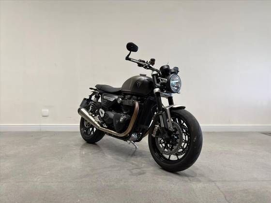 TRIUMPH SPEED TWIN 